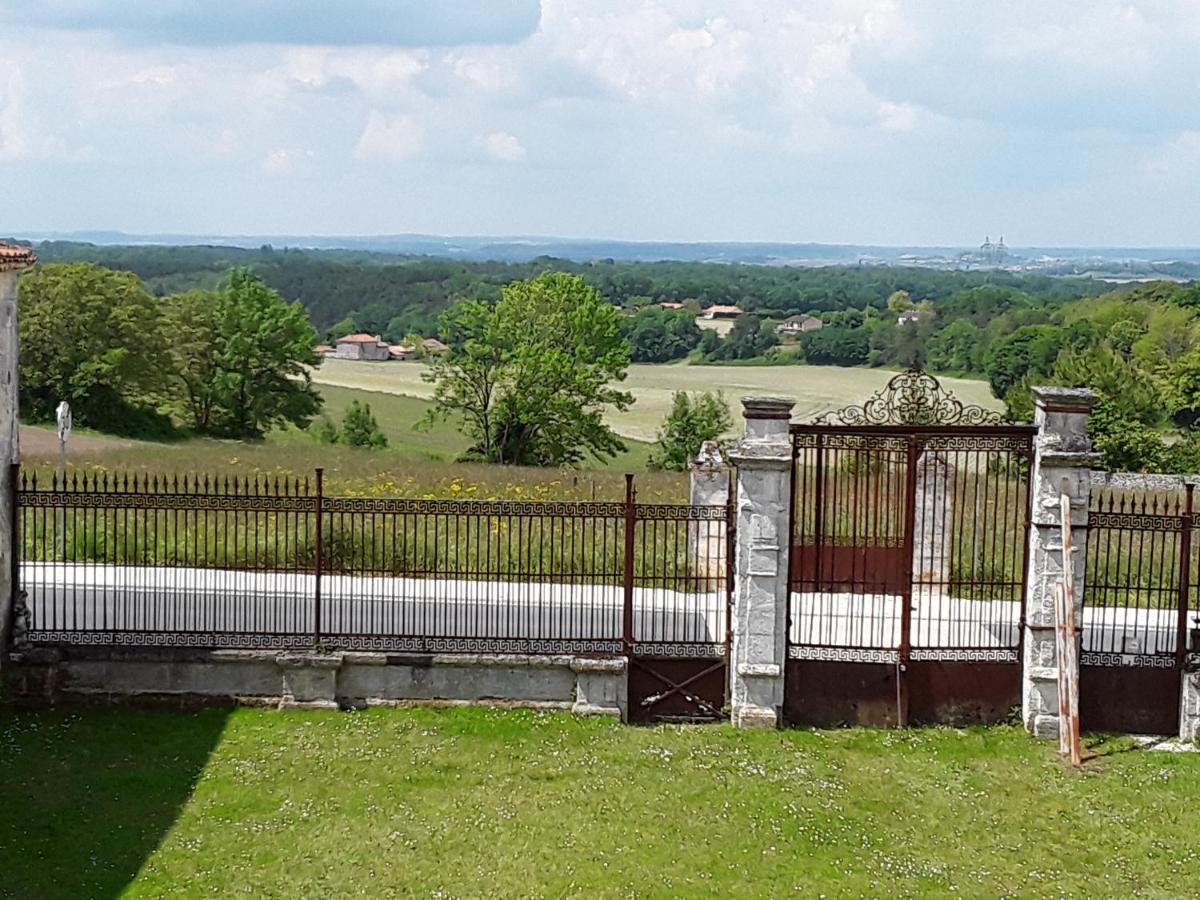 Bed and Breakfast Le Moulin A Vent Bertric-Burée Exterior foto